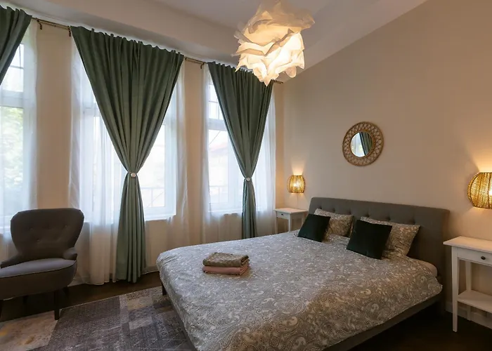 Central Charm - 2Br Apartment
