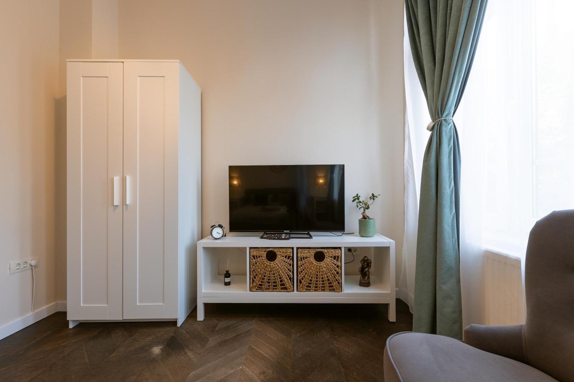 Charm - 2br